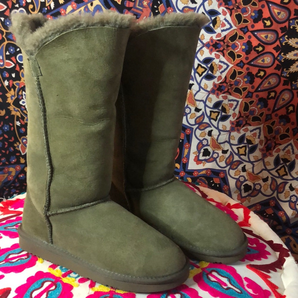 Brand New Sheep Skin Fur Knee High Boots Army 7